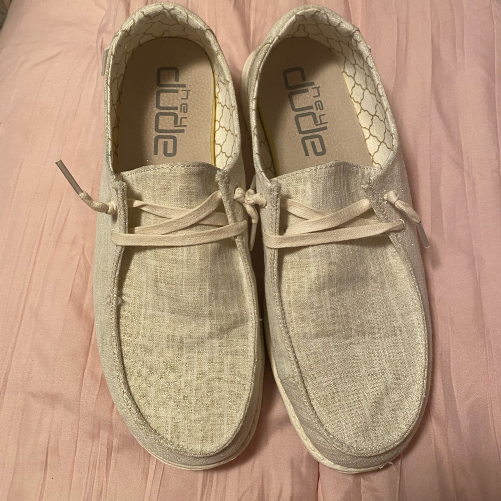 Hey dudes women’s size 11